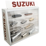 Suzuki mundharmonika display med 3 hylder